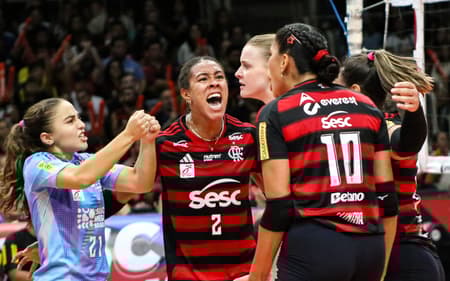 Sesc RJ Flamengo comemora ponto em vitória sobre o Sesi Bauru no returno da Superliga Feminina 25/26 (Foto: Julliana Nascimento/ CRF)