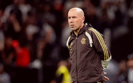 Leonardo Jardim na beira do campo em Corinthians x Flamengo (Foto: Adriano Fontes/ Flamengo)