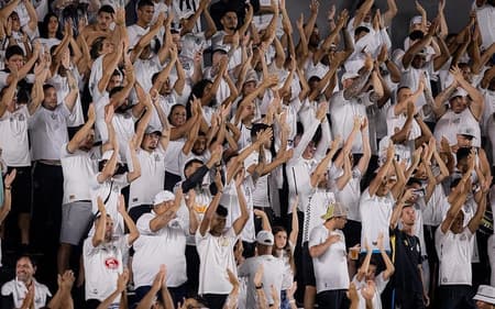 Torcida do Santos na Vila Belmiro. (Foto: Raul Baretta/ Santos FC)