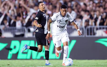 Caio Roque em ação pelo Botafogo (Foto: Vítor Silva/Botafogo)