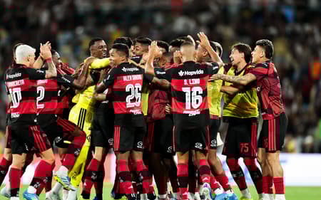 Time do Flamengo comemora gol contra o Fluminense (Foto: Gilvan de Souza/Flamengo)
