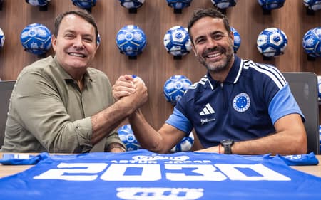 Renovação do técnico Artur Jorge, na Toca 2 (Foto: Gustavo Aleixo/Cruzeiro)