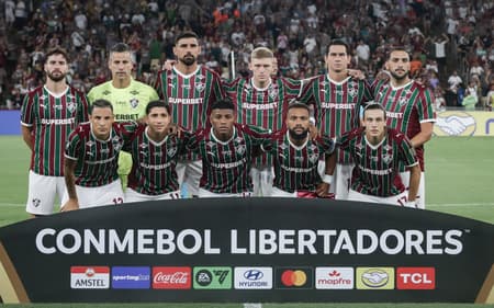 Time do Fluminense perfilado antes de enfrentar o Rivadavia (Foto: Marcelo Gonçalves/Fluminense)