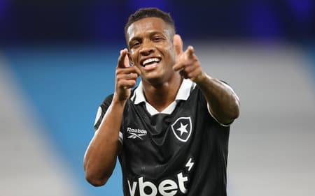 Danilo comemora gol do Botafogo contra o Racing (Foto: Vítor Silva/Botafogo)