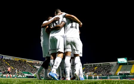 Botafogo teve primeiro tempo arrasador na Arena Condá (Foto: Vítor Silva/Botafogo)