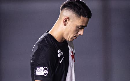 Puma Rodríguez discutiu com Thiago Mendes (Foto: Matheus Lima/Vasco)