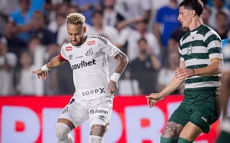 Mesmo com ações ofensivas, Neymar não consegue dar triunfo ao Santos (Fotos: Raul Baretta/ Santos FC)