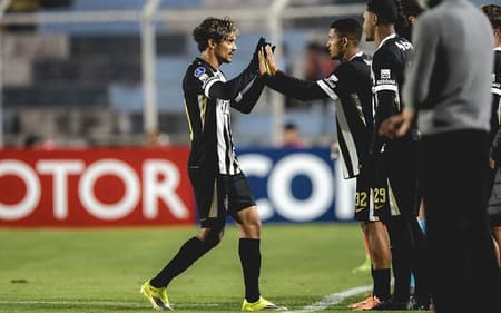 Galo disputou esta partida a mais de 3 mil metros acima do mar (Foto: Pedro Souza / Atlético)