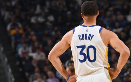 Stephen Curry volta a jogar após dois meses parado. Houston Rockets x Golden State Warriors (Foto: Noah Graham/Getty Images via AFP)