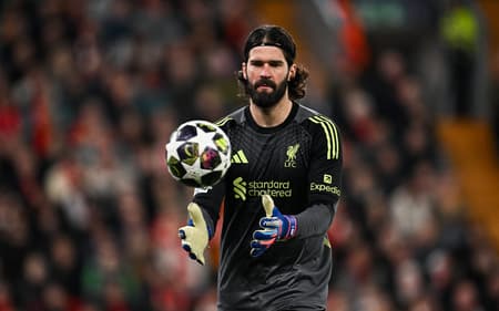 Posição de Alisson é o principal ponto a se ter atenção na Seleção (Foto: Paul Ellis/AFP)
