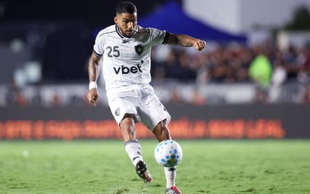Allan em ação na partida entre Vasco 1x2 Botafogo pelo Brasileirão (Foto: Vitor Silva/Botafogo)