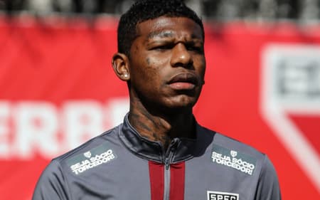 Tricolor aguarda retorno do contato com o zagueiro (Foto: Erico Leonan / São Paulo FC)