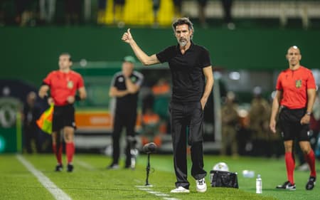 Domínguez contra a Chape (Foto: Pedro Souza / Atlético)