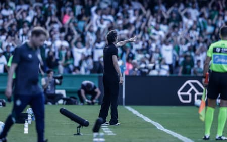 El Barba em Coritiba x Atlético (Foto: Pedro Souza / Atlético)
