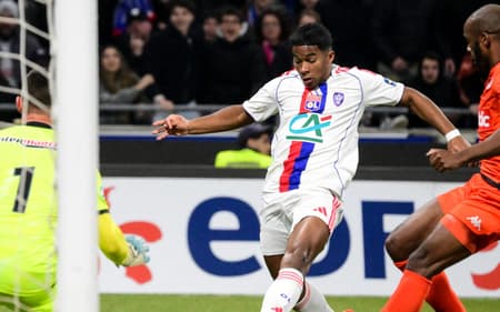 Endrick em jogo do Lyon pelas oitavas de final da Copa da França
