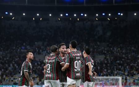 Jogadores do Fluminense no Maracanã (Foto: Marcelo Gonçalves/ Fluminense FC)