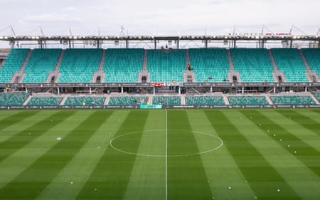 Corinthians e Kansas se enfrentam na Teal Rising Cup. (Kansas City/Divulgação)