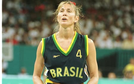 Hortência foi medalha de prata nas Olimpíadas de Atlanta, em 1996 (Foto: Acervo Lance!)