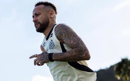 Neymar durante treino no Santos (Foto: Diego Sanches/Santos FC)