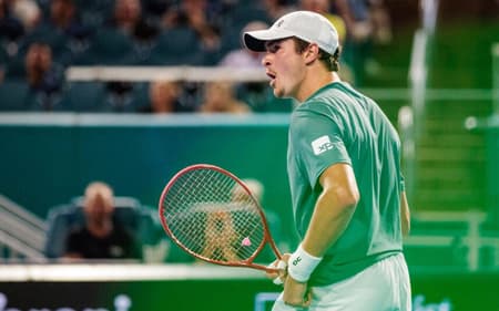 João Fonseca na derrota para o espanhol Carlos Alcaraz em Miami (Foto: Divulgação)