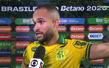 João Victor, zagueiro do Mirassol, criticou postura de Paulo Cesar Zanovelli