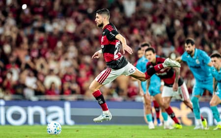 Jorginho batendo pênalti - Flamengo