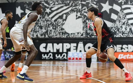 Flamengo vence o botafogo pelo NBB (Foto: Julliana Nascimento / CRF)