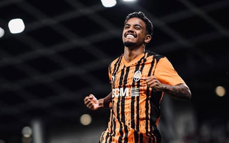 Newerton em ação pelo Shakhtar Donetsk (Foto: Reprodução/Shakhtar Donetsk)
