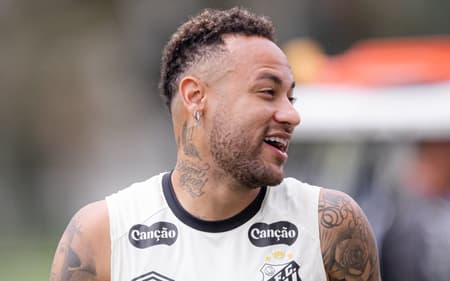 Neymar em treino do Santos no CT Rei Pelé