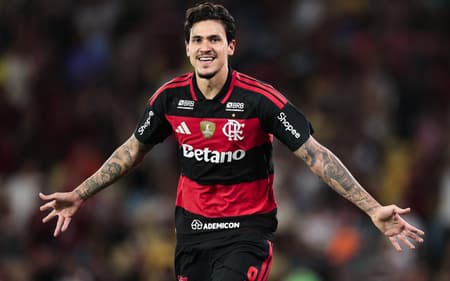 Pedro recebe destaque após atuação contra Fluminense (Foto: Gilvan de Souza/Flamengo)