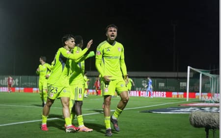 Pedro Lima em ação pelo AVS SAD (Foto: Divulgação)