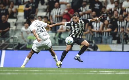 Renan Lodi desfalca o Atlético contra o Flamengo (Foto: Pedro Souza / Atlético)