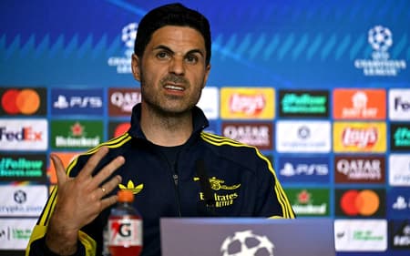 Técnico do Arsenal, Mikel Arteta durante coletiva de imprensa da Champions League
