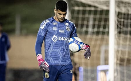 Goleiro Gabriel Brazão - Santos