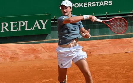 João Fonseca na vitória sobre o francês Arthur Rinderknech no Masters 1000 de Monte Carlo 2026 (Foto: Reprodução/Instagram)