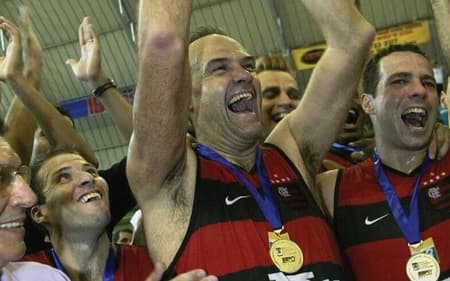 Oscar Schmidt conquista o Campeonato Carioca pelo Flamengo (Foto: Reprodução/Instagram)