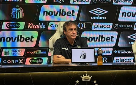 Cuca durante entrevista coletiva