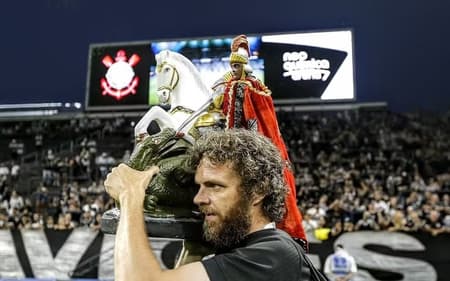 Símbolo de fé e tradição, São Jorge está presente no cotidiano do Corinthians há quase 100 anos (Foto: José Manoel Idalgo/ Agência Corinthians)