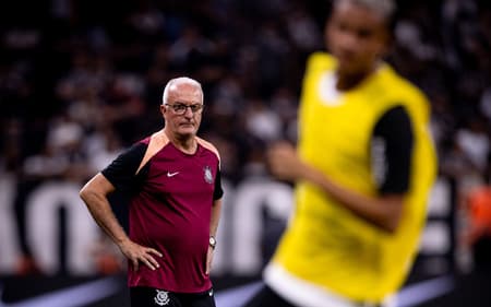 Dorival vai precisar mudar a equipe do Corinthians para enfrentar o São Bernardo (Foto: Agência Corinthians)