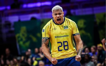 Darlan em jogo contra o Irã na VNL (Foto: VNL)
