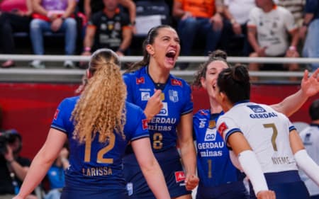 A emoção das jogadoras do Minas na vitória sobre o Osasco (Foto: Divulgação/Osasco)