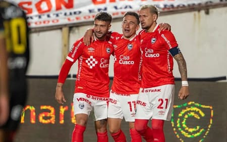jogadores Cienciano (reprodução Cienciano)