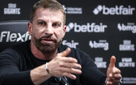 Pedrinho está à frente do futebol do Vasco por decisão liminar