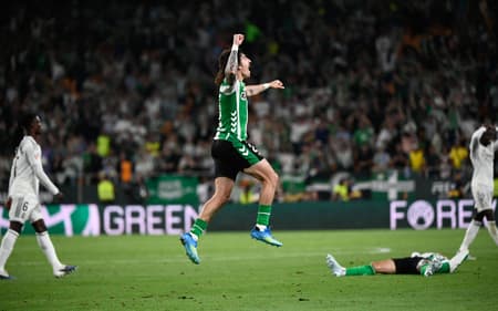 Real Betis e Real Madrid empataram por 1 a 1 em La Liga (Foto: CRISTINA QUICLER / AFP)