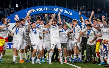 O Real Madrid venceu a Uefa Youth League sobre o Club Brugge (Foto: Fabrice COFFRINI / AFP)