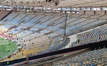 Torcida do Santos terá uma rede em frente à arquibancada no jogo com o Flamengo no Maracanã