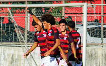 Ryan Roberto em campo pelo Flamengo (Foto: Divulgação/Flamengo)