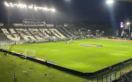 São Januário recebe Vasco x Palmeiras pelo Brasileirão