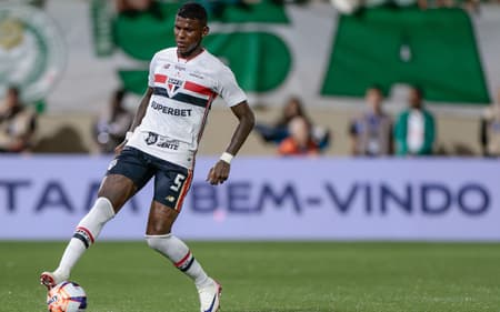 Arboleda em atuação pelo São Paulo