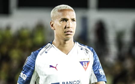 Deyverson em ação pela LDU na Libertadores (Foto: Andrey Queiroz/Zimel Press/Folhapress)